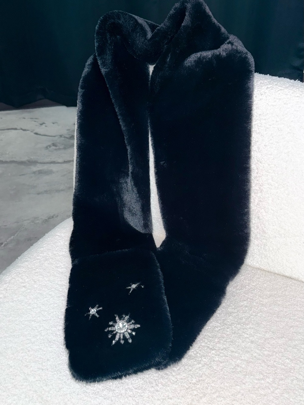 Victorias Secret Fur bling scarf with pockets black one size